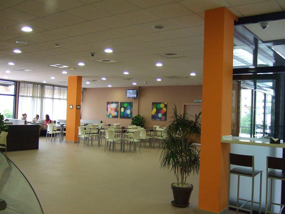엑세 세비야 팔메라 호텔 외부 사진